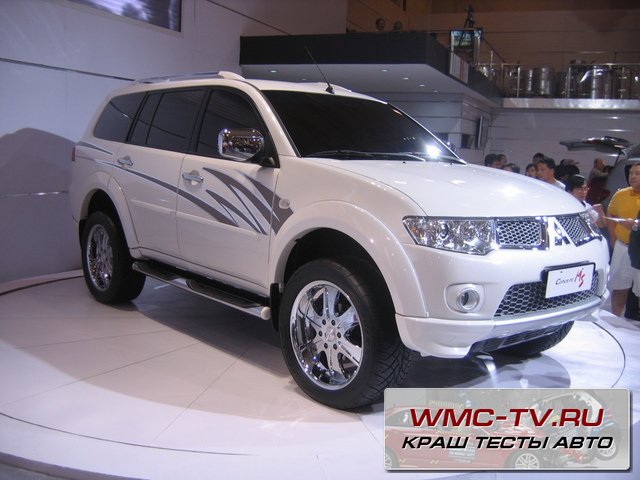 Pajero Sport от Mitsubishi всё так же динамичен, силён и стилен. Олдскул