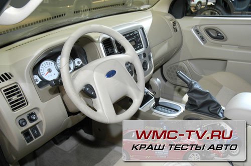 Автомобиль Ford Escape